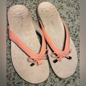 Vionic Bella Pink Orthotic Sandals Slip On Flip Flop Thongs Bow tie Women’s 8